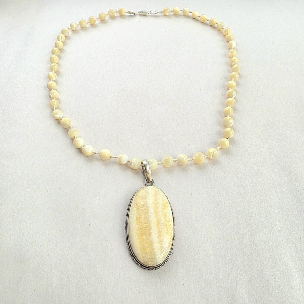Vintage‎ Sterling Silver Beaded Calcite Pendant Necklace Mother Of Pearl Cream